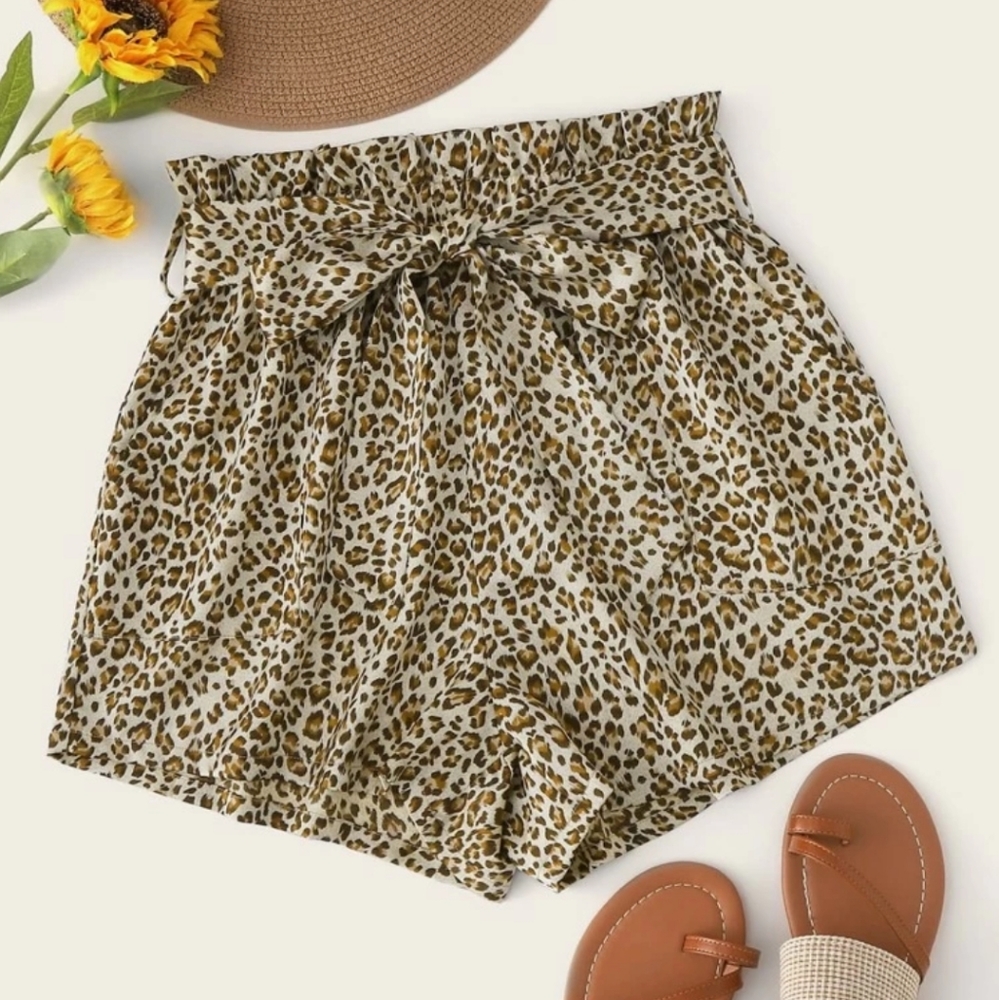 BNWT leopard print shorts size 2XL